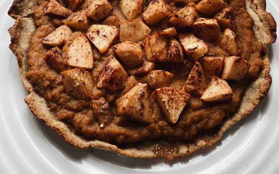 Apple Pie with Oat Flakes and Coconut Oil