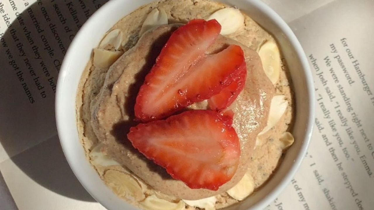 Recipe youwillfit - Baked Oats Almond Strawberry Vegan Breakfast